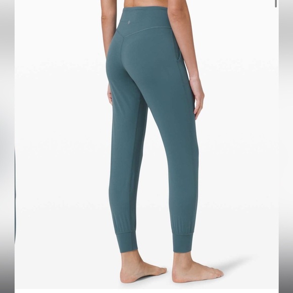 *Sold* Lululemon women’s desert Teal Align jogger leggings 28” in size 4 active - Picture 2 of 12